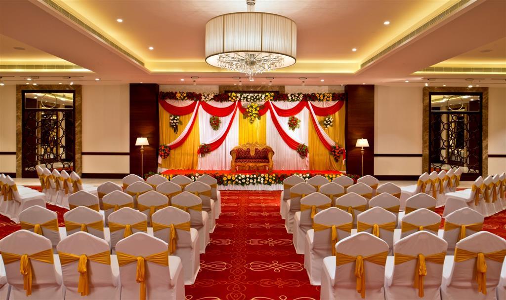 Fortune Jp Palace, Mysore - Member Itc Hotels' Group Удобства фото A wedding hall in India